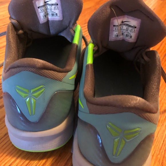 dh2472 nike